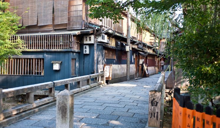 京都は繁華街が多いので理想とするお店の雰囲気にあったエリアを選ぶのがいいでしょう